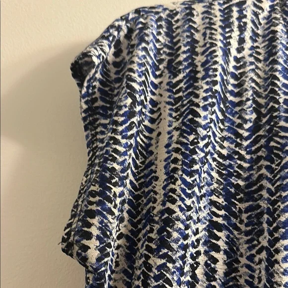 Blue and White Relaxed Blouse - Picture 4 of 4